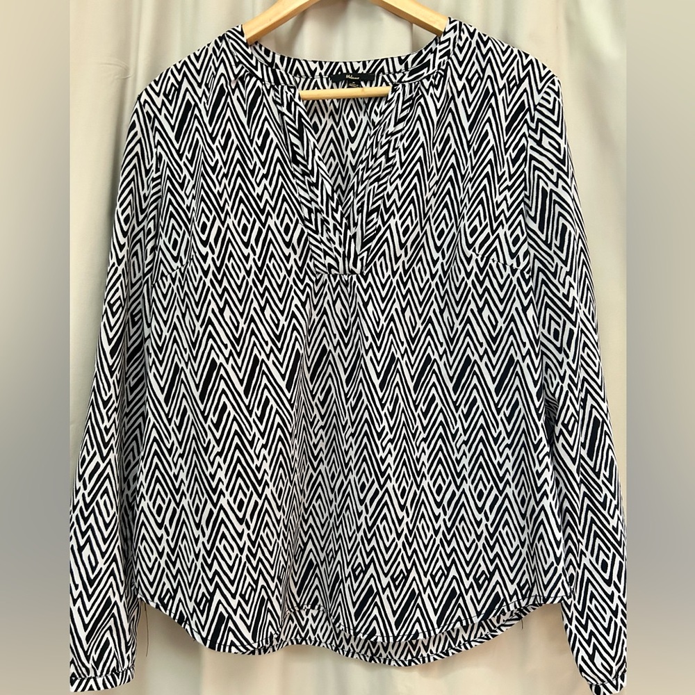 Milano V-Neck Zig-Zag Long Sleeve Career Top size M | Flutter Sleeves